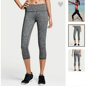 Victoria's Secret Sport Knockout Capri Leggings